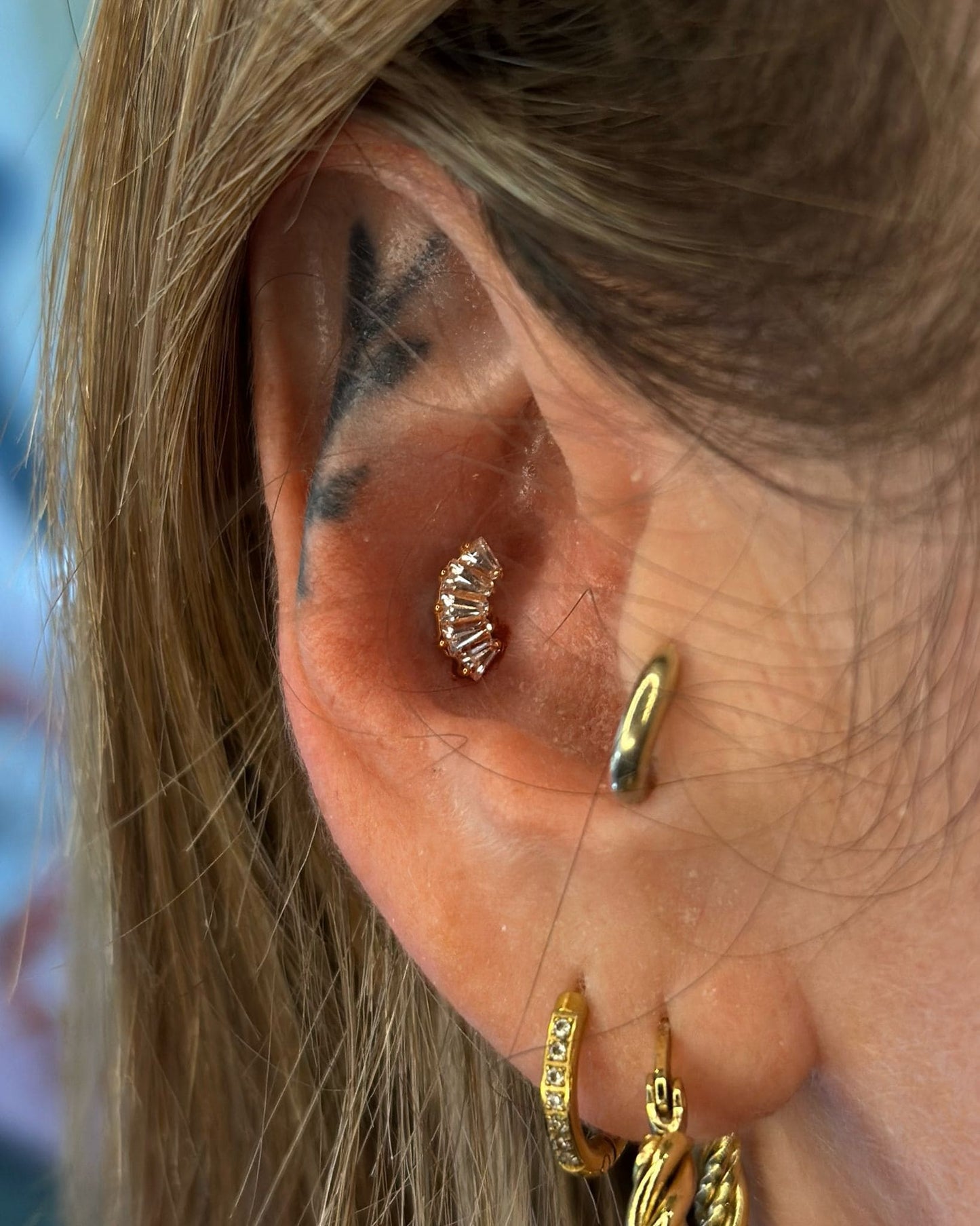Titanium Piercing with Curved Crystals - Rosie