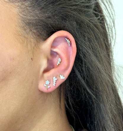 Titan-Piercing mit Steinen im Marquise-Schliff - Skyla