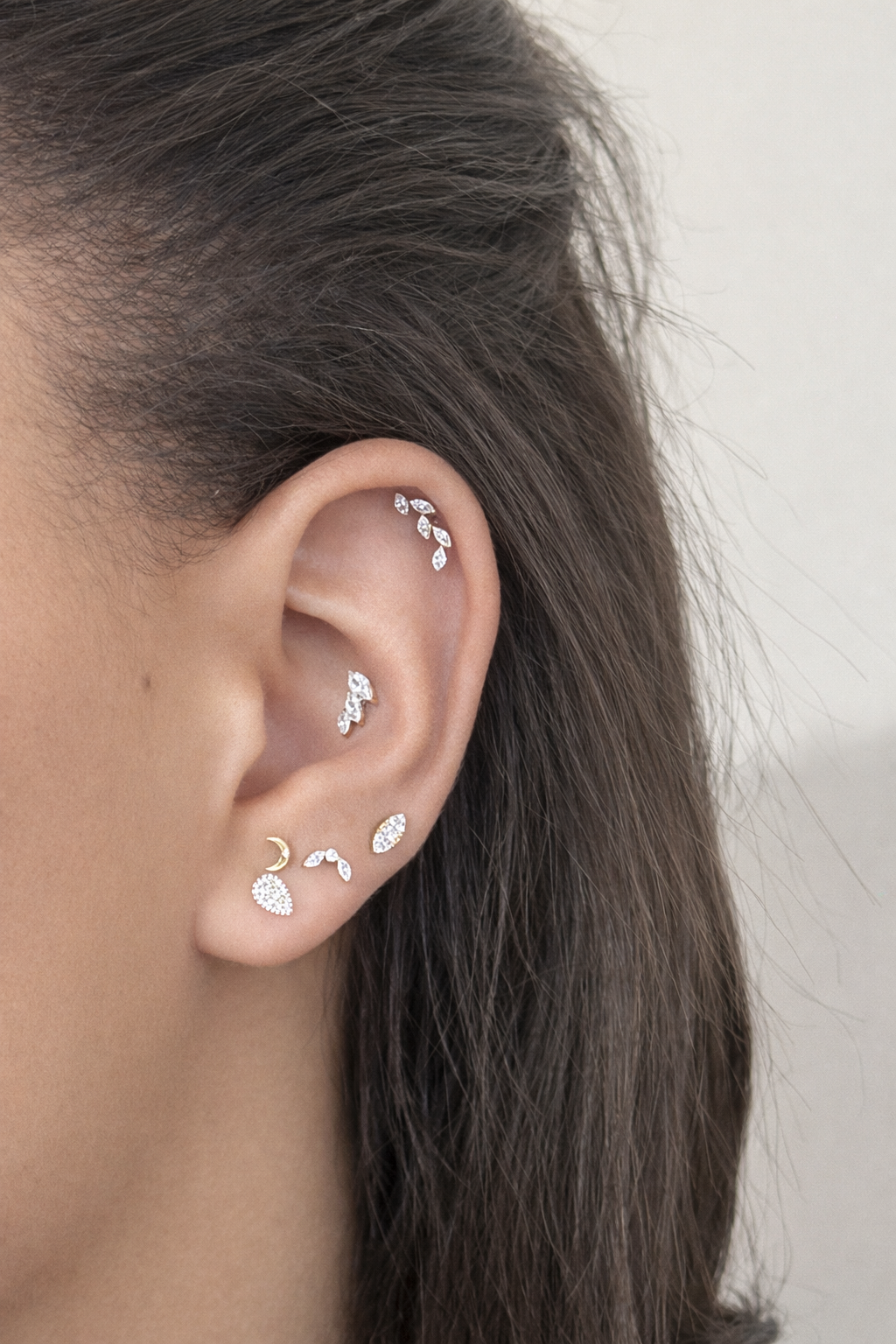 Titanium Piercing met Kristallen Bladeren - Demi